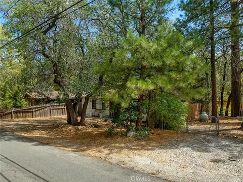 Exterior - 397 Wabash Ln, Sugarloaf, CA 92386 photo 8 of 9