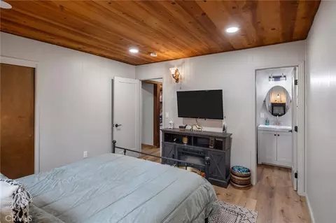 Bedroom - 397 Wabash Ln, Sugarloaf, CA 92386 photo 5 of 5