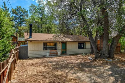 Exterior - 397 Wabash Ln, Sugarloaf, CA 92386 photo 2 of 9