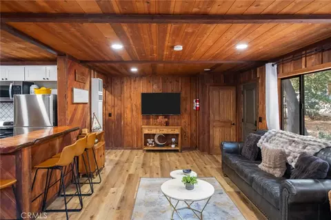Living - 397 Wabash Ln, Sugarloaf, CA 92386 photo 3 of 3