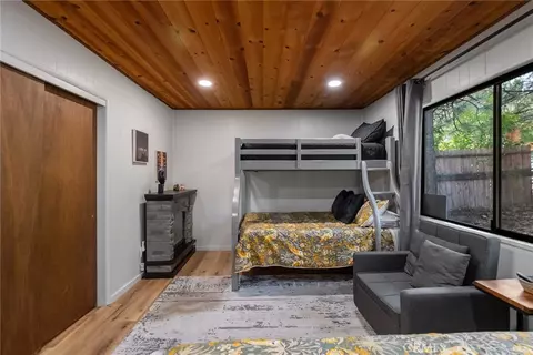 Bedroom - 397 Wabash Ln, Sugarloaf, CA 92386 photo 2 of 5