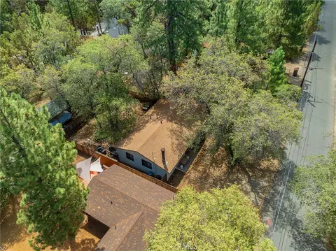 View/Area - 397 Wabash Ln, Sugarloaf, CA 92386 photo 2 of 3