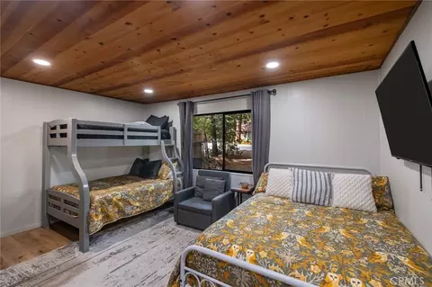 Bedroom - 397 Wabash Ln, Sugarloaf, CA 92386 photo 1 of 5