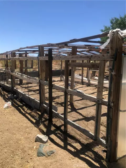 32726 Agate Rd, Lucerne Valley, CA 92356 photo 10