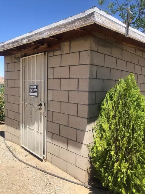 32726 Agate Rd, Lucerne Valley, CA 92356 photo 6