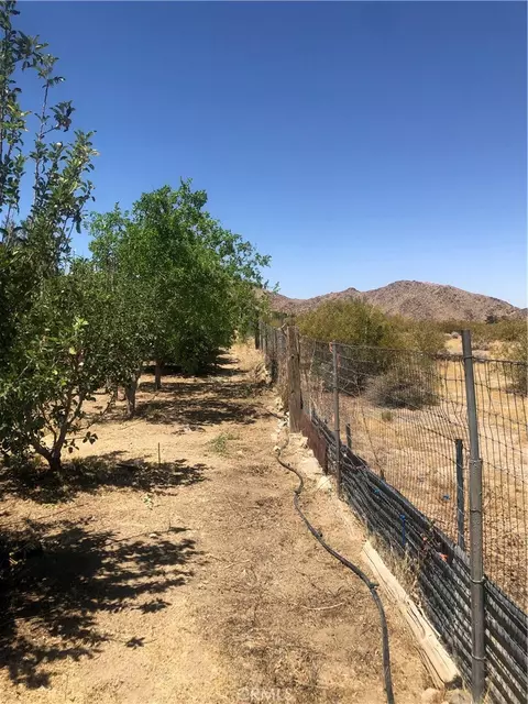 32726 Agate Rd, Lucerne Valley, CA 92356 photo 9
