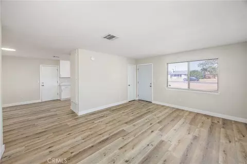 Living - 20923 Rambling, Apple Valley, CA 92308 photo 1 of 1