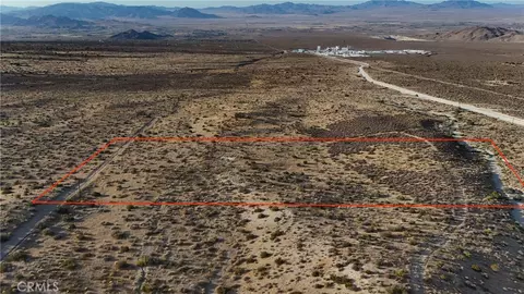 754 Crystal Creek Rd, Lucerne Valley, CA 92356