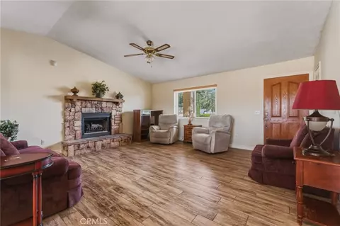 Living - 22270 Tehama, Apple Valley, CA 92308 photo 2 of 4