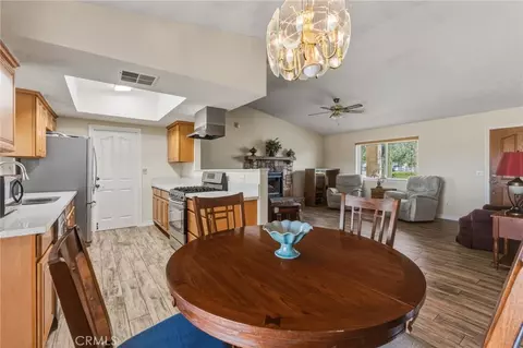 Dining - 22270 Tehama, Apple Valley, CA 92308 photo 1 of 2