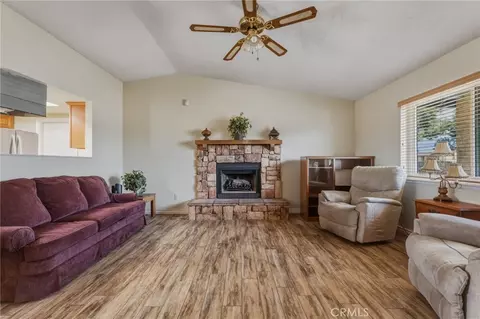 Living - 22270 Tehama, Apple Valley, CA 92308 photo 3 of 4