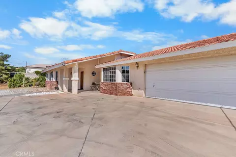 Exterior - 18644 Seaforth St, Hesperia, CA 92345 photo 5 of 13