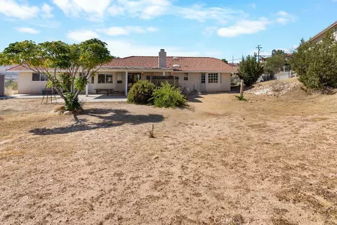 Exterior - 18644 Seaforth St, Hesperia, CA 92345 photo 11 of 13