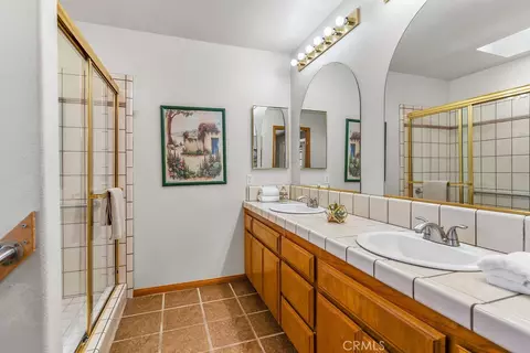 Bath - 18644 Seaforth St, Hesperia, CA 92345 photo 3 of 4