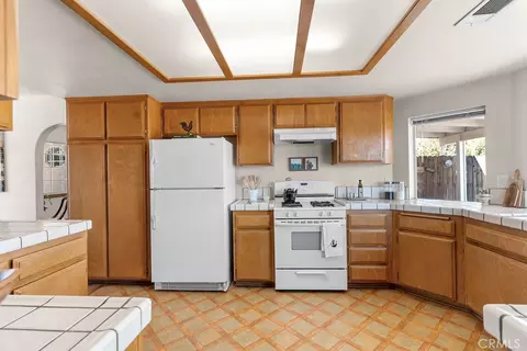 Kitchen - 18644 Seaforth St, Hesperia, CA 92345 photo 7 of 7