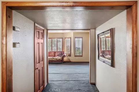 Entry Way - 3230 Silver Rdg, Pinon Hills, CA 92372 photo 1 of 1