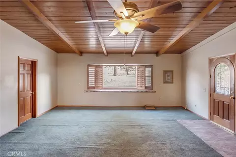Living - 3230 Silver Rdg, Pinon Hills, CA 92372 photo 2 of 6