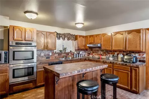 Kitchen - 3230 Silver Rdg, Pinon Hills, CA 92372 photo 2 of 3