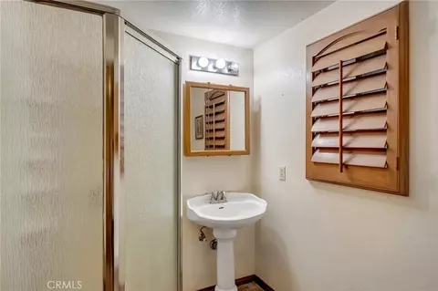 Bath - 3230 Silver Rdg, Pinon Hills, CA 92372 photo 3 of 3