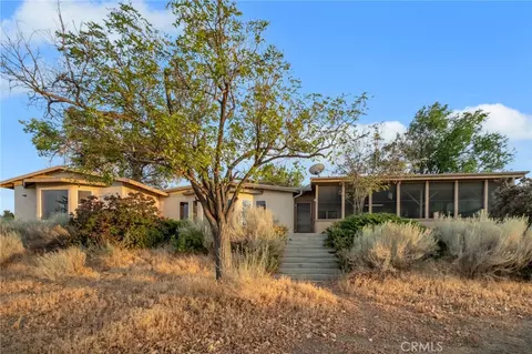 Exterior - 3230 Silver Rdg, Pinon Hills, CA 92372 photo 6 of 8