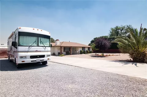 Exterior - 8197 Sherborn Ave, Hesperia, CA 92345 photo 10 of 11