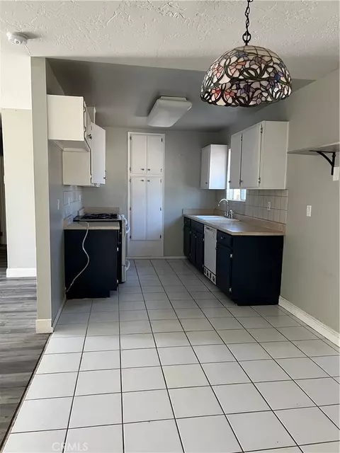 12716 Iroquois, Apple Valley, CA 92308 photo 4