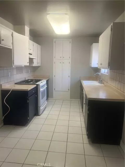 12716 Iroquois, Apple Valley, CA 92308 photo 3