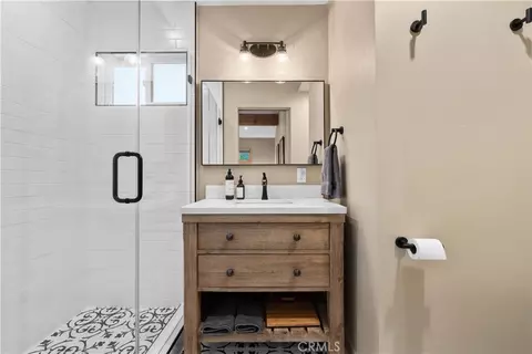 Bath - 5888 Willow, Wrightwood, CA 92397 photo 3 of 4