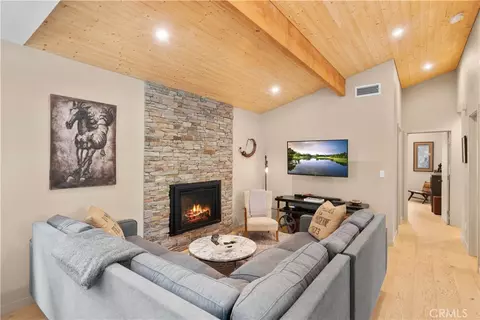 Living - 5888 Willow, Wrightwood, CA 92397 photo 2 of 3