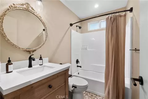 Bath - 5888 Willow, Wrightwood, CA 92397 photo 4 of 4