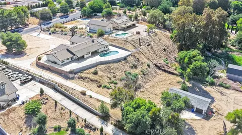 View/Area - 14942 Riverside Dr, Apple Valley, CA 92307 photo 10 of 11