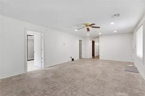 Living - 14942 Riverside Dr, Apple Valley, CA 92307 photo 12 of 15
