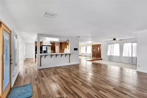 Living - 14942 Riverside Dr, Apple Valley, CA 92307 photo 7 of 15