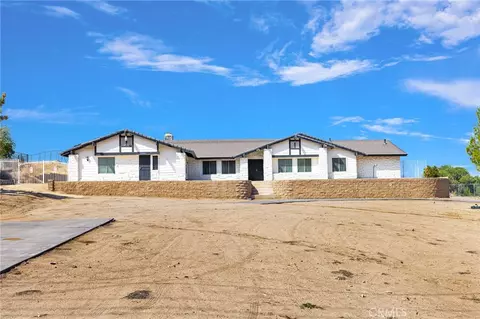 Exterior - 14942 Riverside Dr, Apple Valley, CA 92307 photo 2 of 11