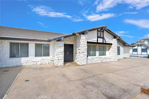 Exterior - 14942 Riverside Dr, Apple Valley, CA 92307 photo 3 of 11