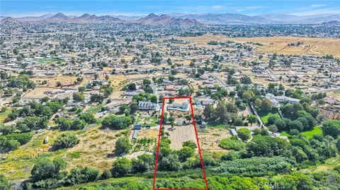 View/Area - 14942 Riverside Dr, Apple Valley, CA 92307 photo 2 of 11