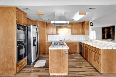 Kitchen - 14942 Riverside Dr, Apple Valley, CA 92307 photo 3 of 3