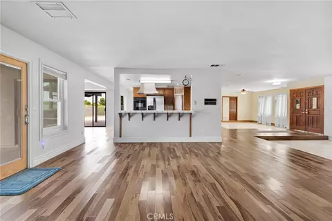Living - 14942 Riverside Dr, Apple Valley, CA 92307 photo 8 of 15