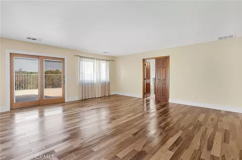 Living - 14942 Riverside Dr, Apple Valley, CA 92307 photo 13 of 15