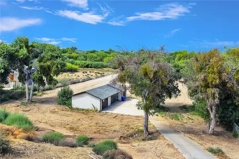 Exterior - 14942 Riverside Dr, Apple Valley, CA 92307 photo 8 of 11
