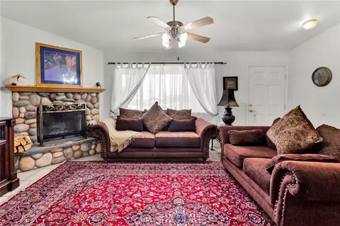 Living - 23520 Pala, Apple Valley, CA 92307 photo 3 of 6