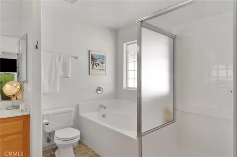 Bath - 23520 Pala, Apple Valley, CA 92307 photo 3 of 8