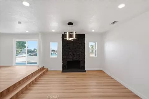 Living - 4626 Sundown, Phelan, CA 92371 photo 2 of 6
