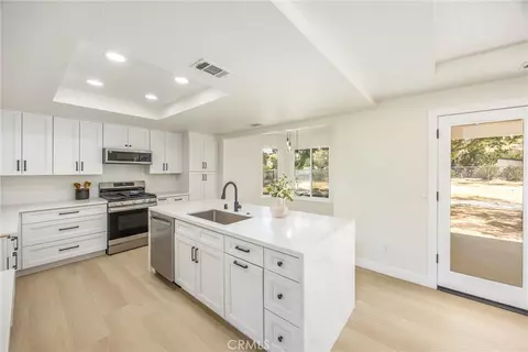 Kitchen - 17405 Adobe, Hesperia, CA 92345 photo 2 of 4