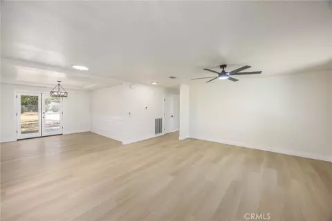Living - 17405 Adobe, Hesperia, CA 92345 photo 3 of 9