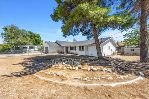 Exterior - 17405 Adobe, Hesperia, CA 92345 photo 2 of 6