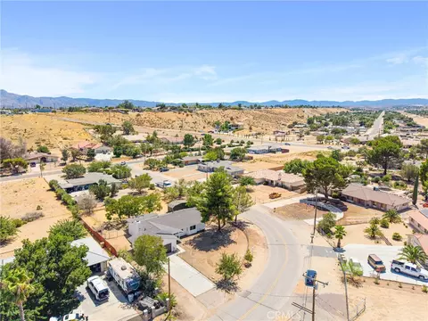 View/Area - 17405 Adobe, Hesperia, CA 92345 photo 2 of 9