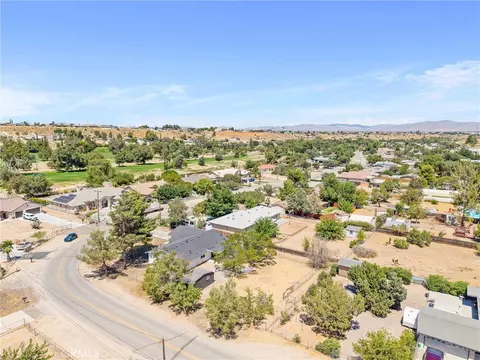 View/Area - 17405 Adobe, Hesperia, CA 92345 photo 6 of 9