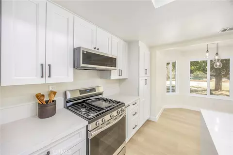 Kitchen - 17405 Adobe, Hesperia, CA 92345 photo 3 of 4