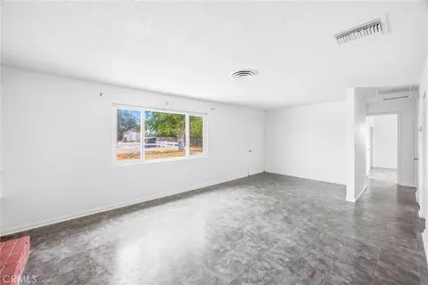 Living - 36702 Bel Air, Barstow, CA 92311 photo 2 of 5